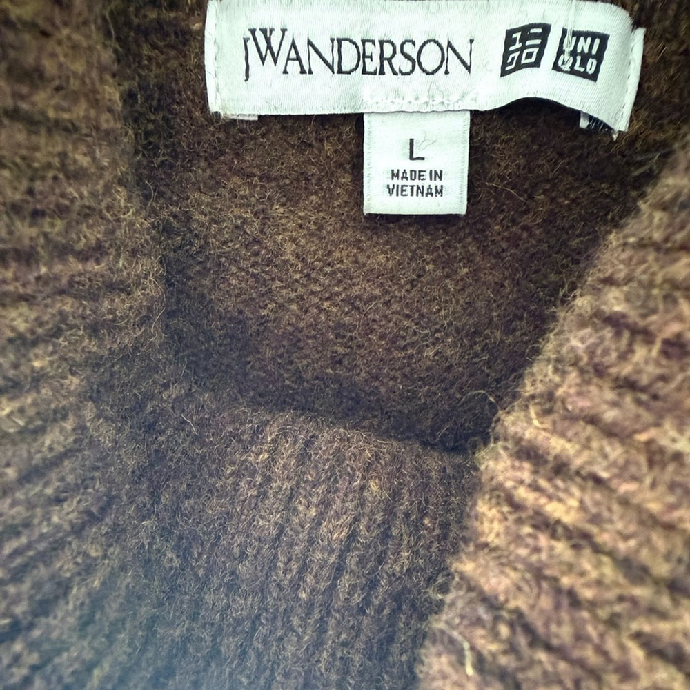 JW Anderson Uniqlo FW19 Men's Brown and Yellow Patterned Turtleneck Sweater Sz L - Picture 3 of 6